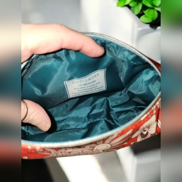 Cosmetic Floral Red Bag - Picture 2 of 3